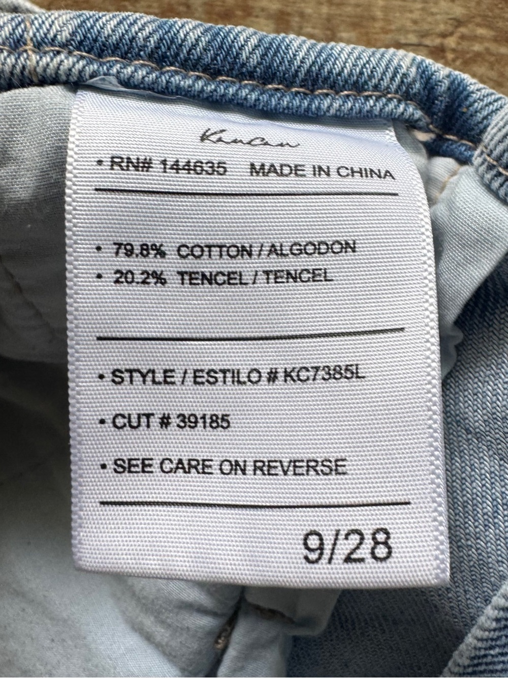 KanCan Ilena Ultra High Rise Mom Belted Medium Wash Jean Size 9/28 - Picture 8 of 9